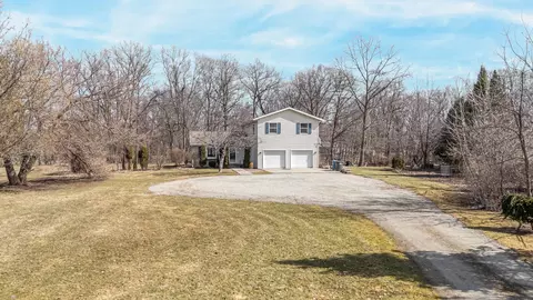 Exterior - 2190 Carleton Ave, Appleton, WI 54915 photo 3 of 13
