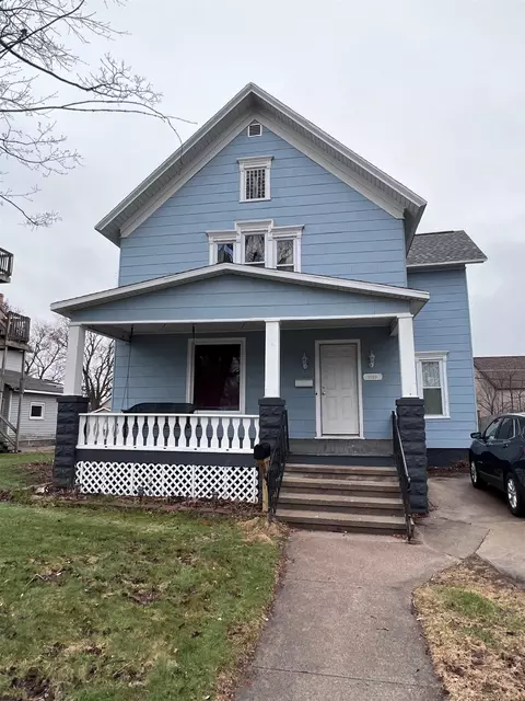 1009 Pierce Ave, Marinette, WI 54143