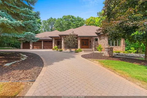 2920 Parkwood Dr, Green Bay, WI 54313