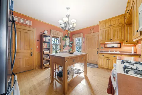 Kitchen - 913 W 5th St, Appleton, WI 54914 photo 5 of 5