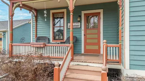 Exterior - 913 W 5th St, Appleton, WI 54914 photo 7 of 16