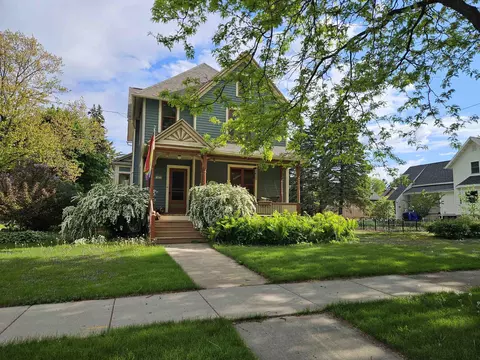 Exterior - 913 W 5th St, Appleton, WI 54914 photo 16 of 16