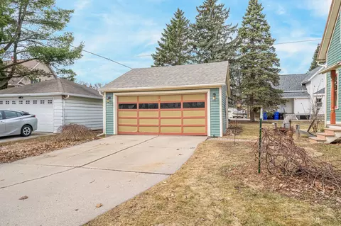 Exterior - 913 W 5th St, Appleton, WI 54914 photo 4 of 16