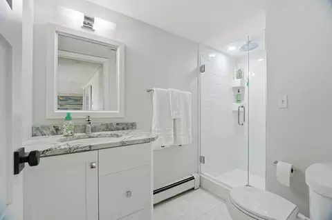 Bath - 3667 W Quaker Ridge Ln, Appleton, WI 54914 photo 9 of 9