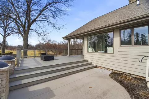 Exterior - 3667 W Quaker Ridge Ln, Appleton, WI 54914 photo 6 of 18