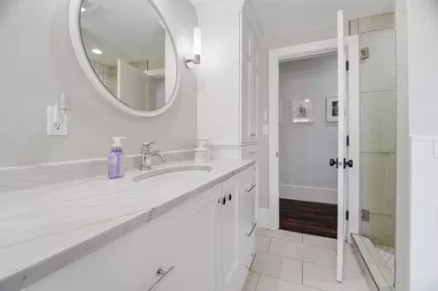 Bath - 3667 W Quaker Ridge Ln, Appleton, WI 54914 photo 7 of 9