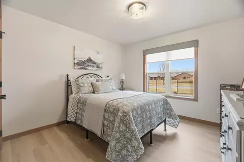 Bedroom - 2215 E Honeygold Ct, Appleton, WI 54913 photo 4 of 5