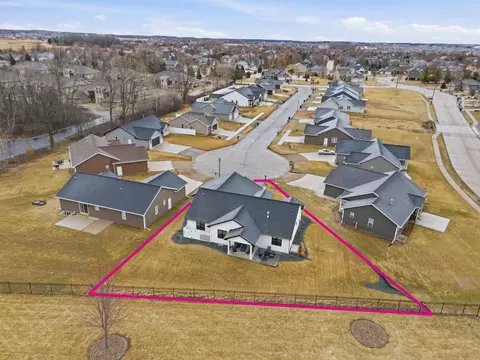 View/Area - 2215 E Honeygold Ct, Appleton, WI 54913 photo 2 of 4