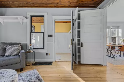 Entry Way - 303 E Mckinley St, Appleton, WI 54915 photo 2 of 6