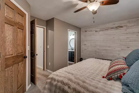 Bedroom - 30 Weatherstone Dr, Appleton, WI 54914 photo 4 of 10