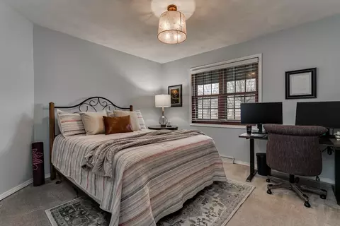 Bedroom - 30 Weatherstone Dr, Appleton, WI 54914 photo 5 of 10