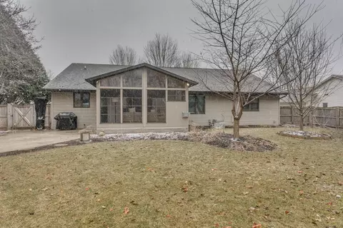 Exterior - 30 Weatherstone Dr, Appleton, WI 54914 photo 7 of 14