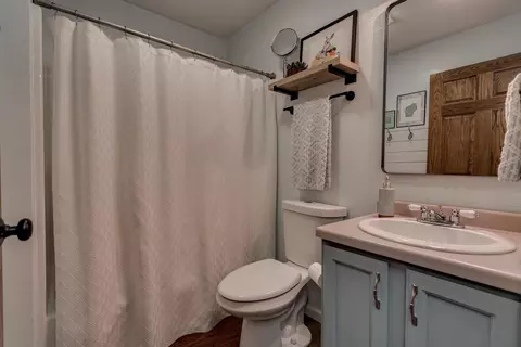 Bath - 30 Weatherstone Dr, Appleton, WI 54914 photo 2 of 2