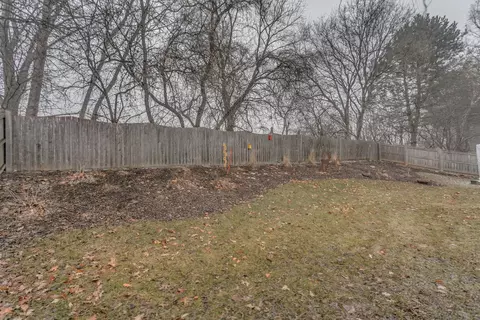 Exterior - 30 Weatherstone Dr, Appleton, WI 54914 photo 9 of 14