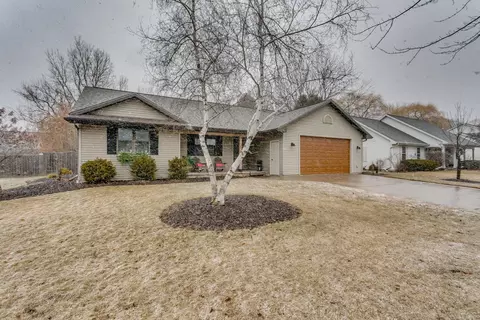Exterior - 30 Weatherstone Dr, Appleton, WI 54914 photo 12 of 14