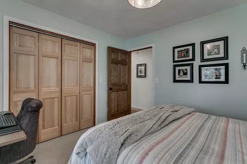Bedroom - 30 Weatherstone Dr, Appleton, WI 54914 photo 8 of 10