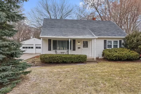 1014 Suydam St, Green Bay, WI 54301