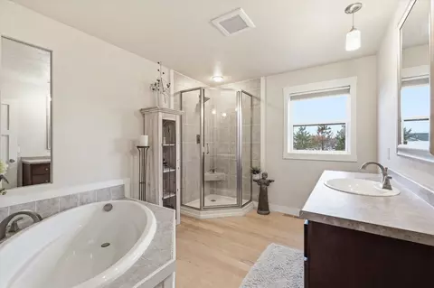 Bath - n9185 Jonsch Drive, Appleton, WI 54915 photo 2 of 4