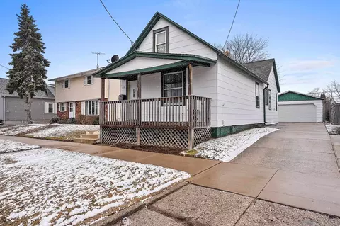 1122 S 22nd St, Manitowoc, WI 54220