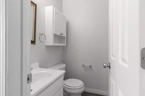 Bath - 701 E Longview Dr, Appleton, WI 54911 photo 1 of 7