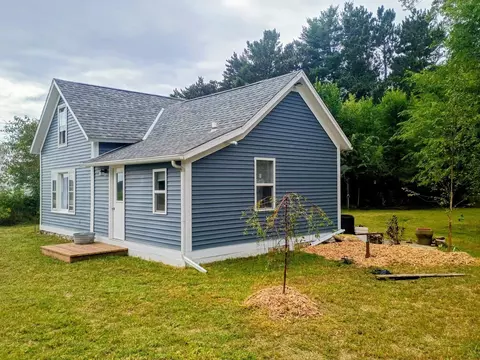 n517 County Road K, Waupaca, WI 54981