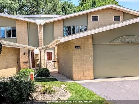 1235 W Nicolet Cir, Appleton, WI 54914