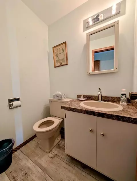 Bath - 1235 W Nicolet Cercle, Appleton, WI 54914 photo 1 of 4