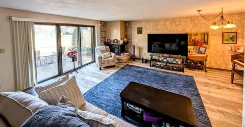 Living - 1235 W Nicolet Cercle, Appleton, WI 54914 photo 2 of 4
