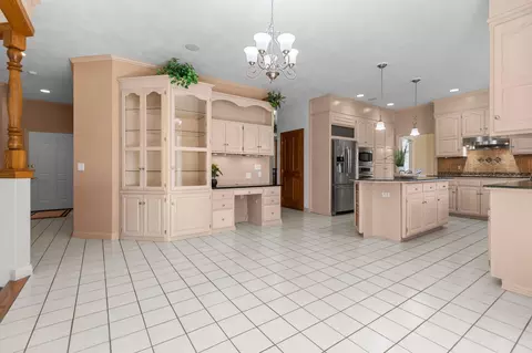 Kitchen - 63 Brentwood Ln, Appleton, WI 54915 photo 7 of 8