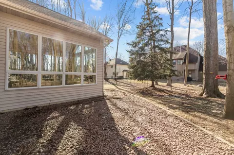 Exterior - 63 Brentwood Ln, Appleton, WI 54915 photo 9 of 14