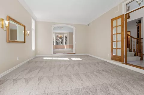 Living - 63 Brentwood Ln, Appleton, WI 54915 photo 3 of 8