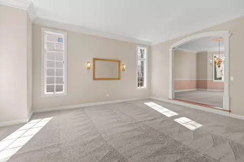 Living - 63 Brentwood Ln, Appleton, WI 54915 photo 5 of 8