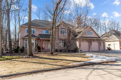 Exterior - 63 Brentwood Ln, Appleton, WI 54915 photo 14 of 14