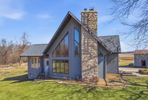 n4640 South Lake Shore Drive, Chilton, WI 53014