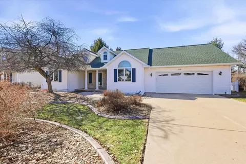 2336 Hopf Ln, De Pere, WI 54115