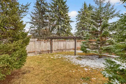 Exterior - 3230 S Whip Poor Will Ln, Appleton, WI 54915 photo 8 of 10