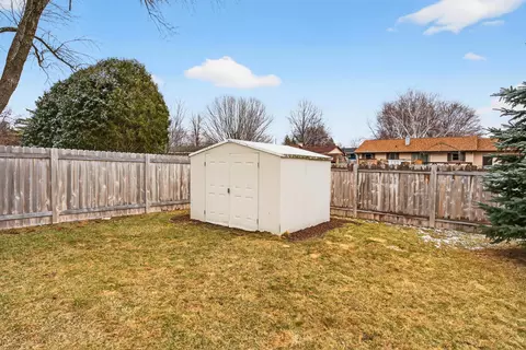 Exterior - 3230 S Whip Poor Will Ln, Appleton, WI 54915 photo 9 of 10