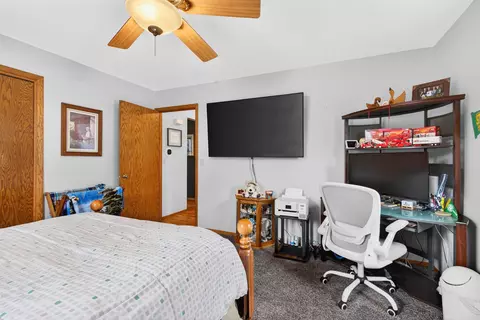 Bedroom - 3230 S Whip Poor Will Ln, Appleton, WI 54915 photo 2 of 6