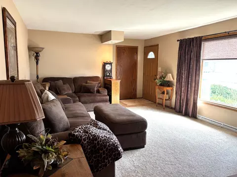Living - 1931 N Summit St, Appleton, WI 54914 photo 1 of 3