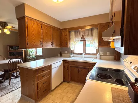 Kitchen - 1931 N Summit St, Appleton, WI 54914 photo 2 of 2