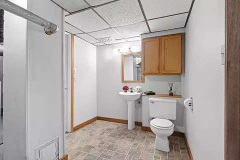Bath - 2105 N Ballard Rd, Appleton, WI 54911 photo 5 of 5