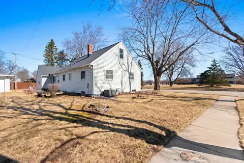 Exterior - 2105 N Ballard Rd, Appleton, WI 54911 photo 7 of 7