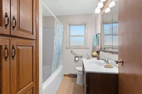 Bath - 2105 N Ballard Rd, Appleton, WI 54911 photo 1 of 5