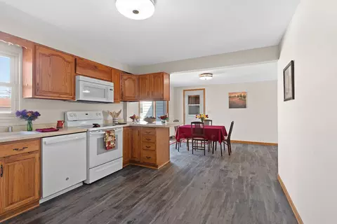 Kitchen - 2105 N Ballard Rd, Appleton, WI 54911 photo 2 of 2