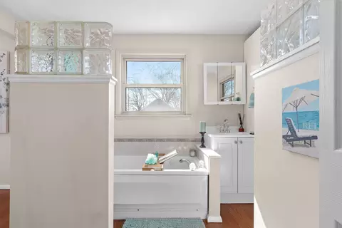 Bath - 2105 N Ballard Rd, Appleton, WI 54911 photo 3 of 5