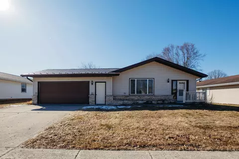 421 Manhattan St, Chilton, WI 53014