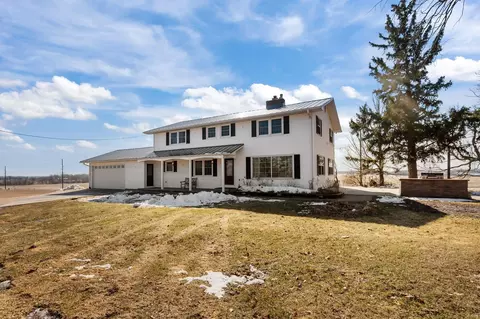 2284 Waukau Rd, Omro, WI 54963