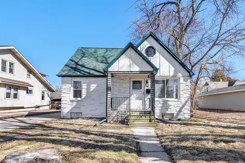 405 2nd St, Neenah, WI 54956