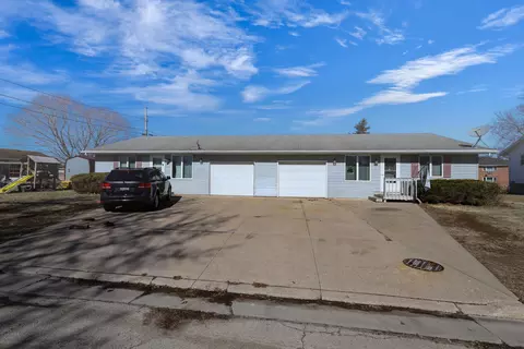 601 E Forest St, Black Creek, WI 54106