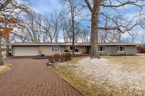 45 Fox Point Dr, Appleton, WI 54911